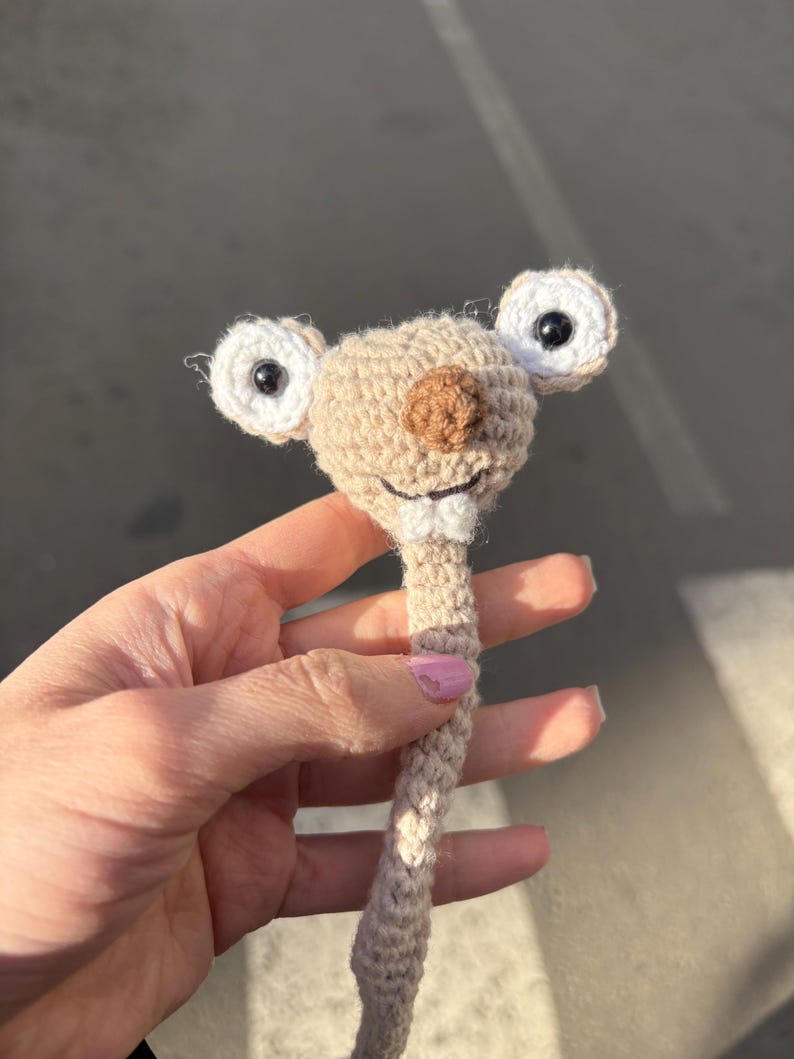 Handmade Crochet Prehistoric Sloth Bag Charm - Funny Long Neck Sloth Plush Toy，Gift for Animal Lovers